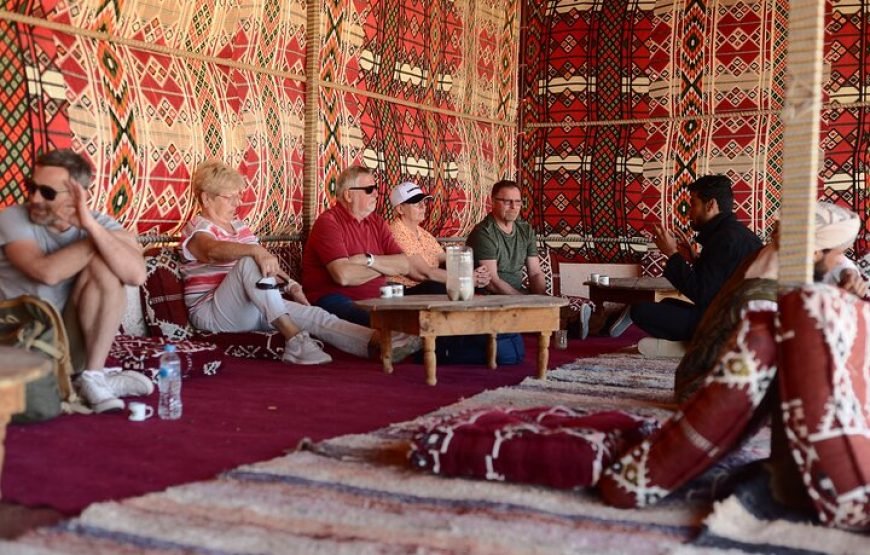 Cena Beduina nel Deserto con Spettacolo e Osservazione delle Stelle (Bedouin Dinner & Star Gazing)