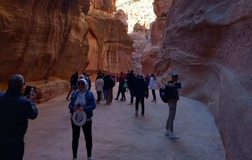 Escursione a Petra in Giordania da Sharm el-Sheikh (In Traghetto o Aereo)