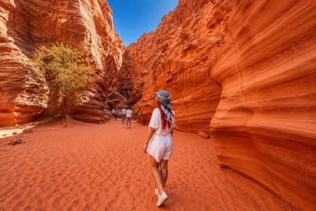 Escursione a Dahab e Canyon Colorato da Sharm el-Sheikh