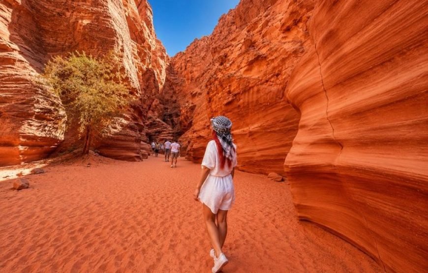 Escursione a Dahab e Canyon Colorato da Sharm el-Sheikh