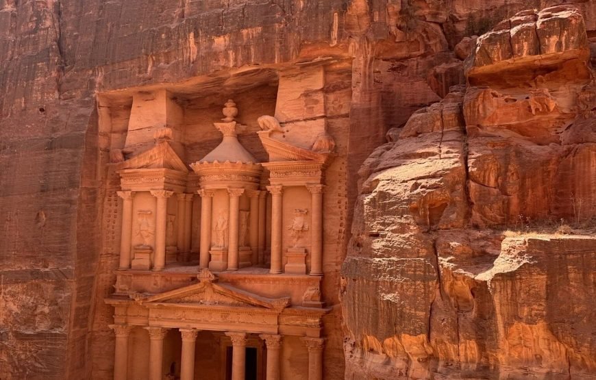 Escursione a Petra in Giordania da Sharm el-Sheikh (In Traghetto o Aereo)