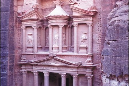 Escursione a Petra in Giordania da Sharm el-Sheikh (In Traghetto o Aereo)