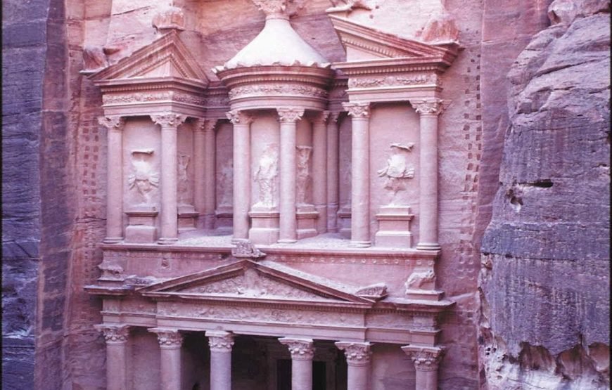 Escursione a Petra in Giordania da Sharm el-Sheikh (In Traghetto o Aereo)