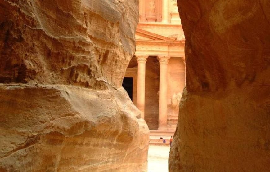 Escursione a Petra in Giordania da Sharm el-Sheikh (In Traghetto o Aereo)