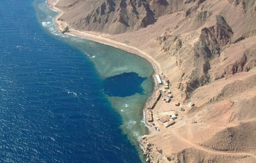 Escursione a Dahab e Canyon Colorato da Sharm el-Sheikh