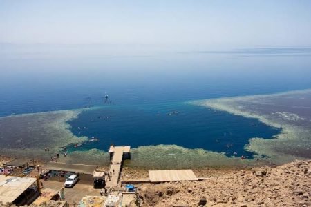 Passeggiata lungo la costa a Blue Hole e Dahab: un’esperienza indimenticabile.