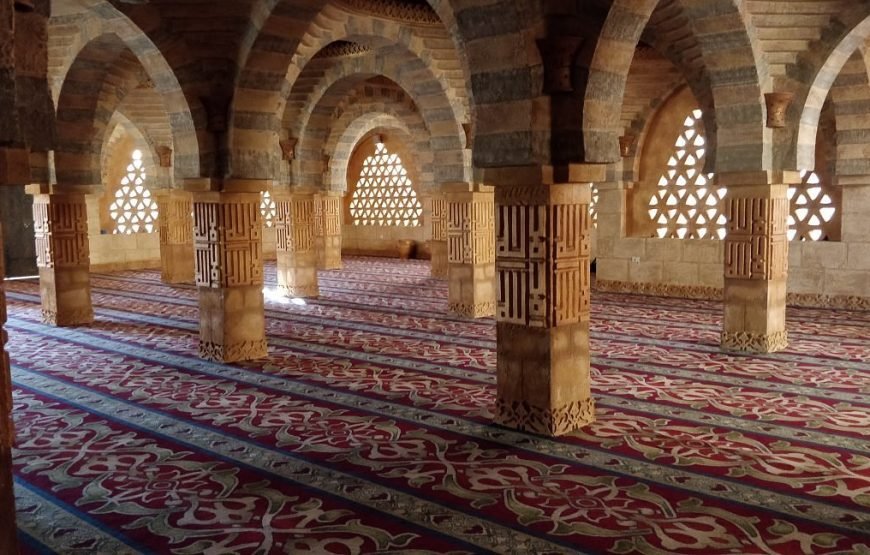 Tour del Quartiere El-Nour e Visita alla Moschea Al-Mustafa